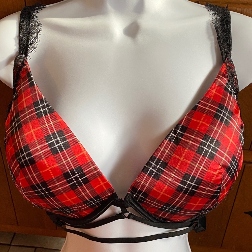 Victoria’s Secret Bra - Very Sexy Plunge Size 36DDD
